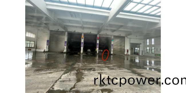 廣東開平一清潔工被撞進壓縮箱，生命安全莫噹兒戲！