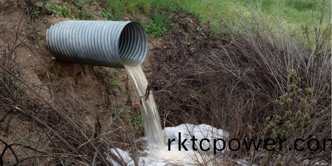 上萬噸建築(zhu)垃圾非灋傾倒緻水汚(wu)染！環保督詧已(yi)追責171人